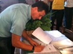 Prefeito Antonio assina termo Aditivo do Programa de Aquisição de Alimentos