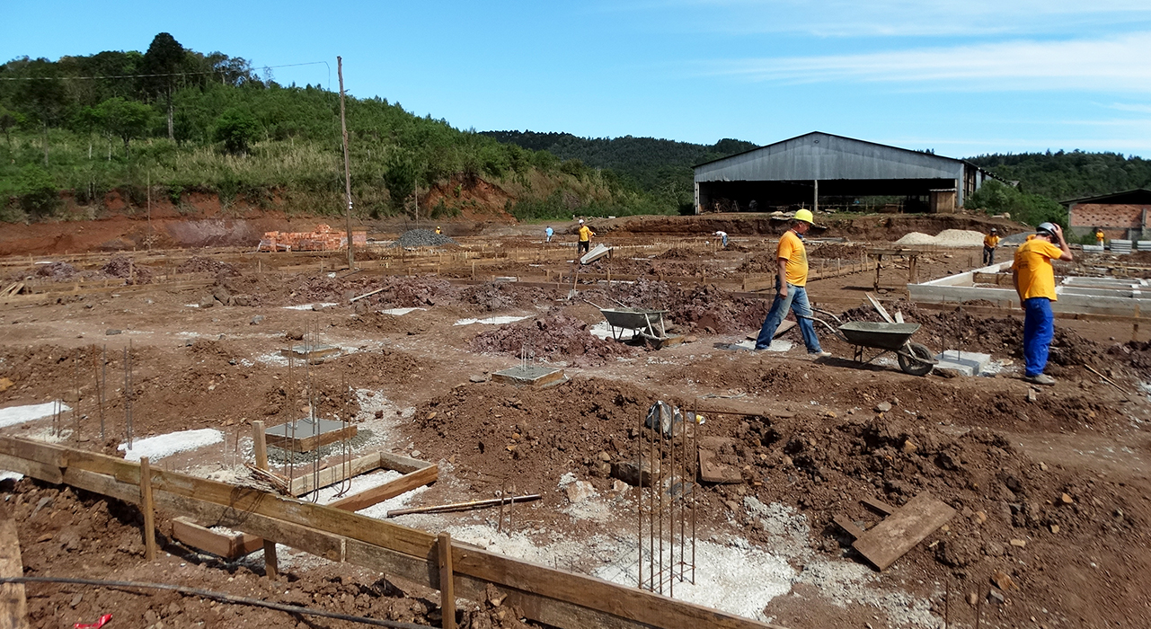 Prefeitura de Cruz Machado inicia construção de nova escola municipal