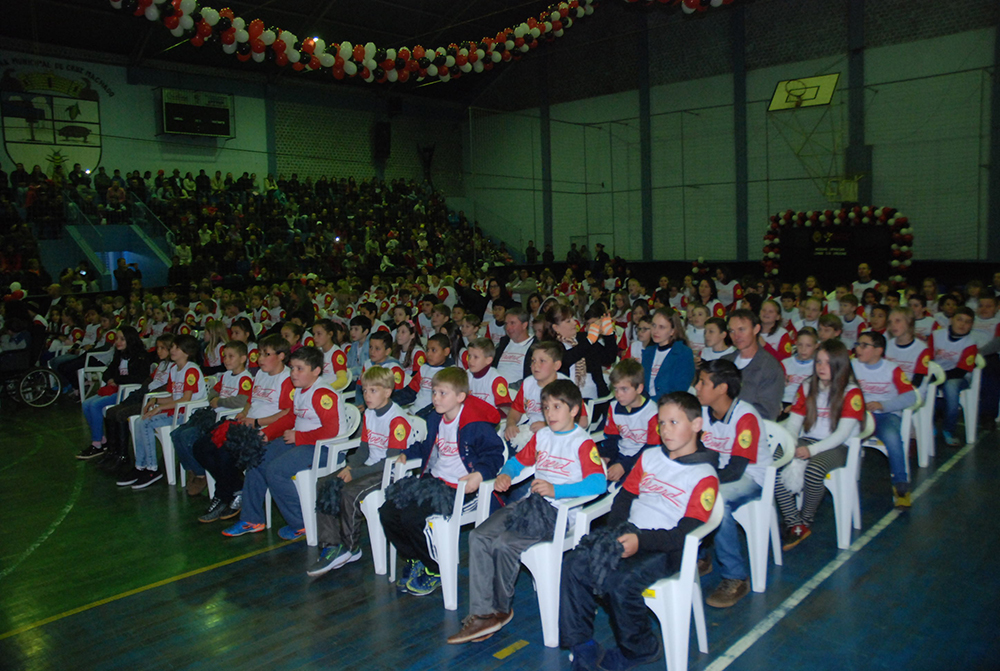 263 alunos municipais concluem o PROERD