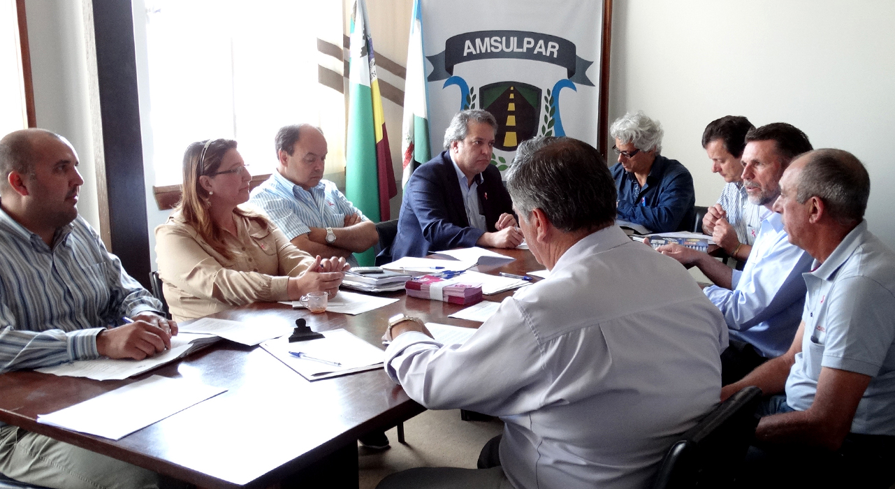 Prefeito Antonio participa de reuniões com representantes da Amsulpar