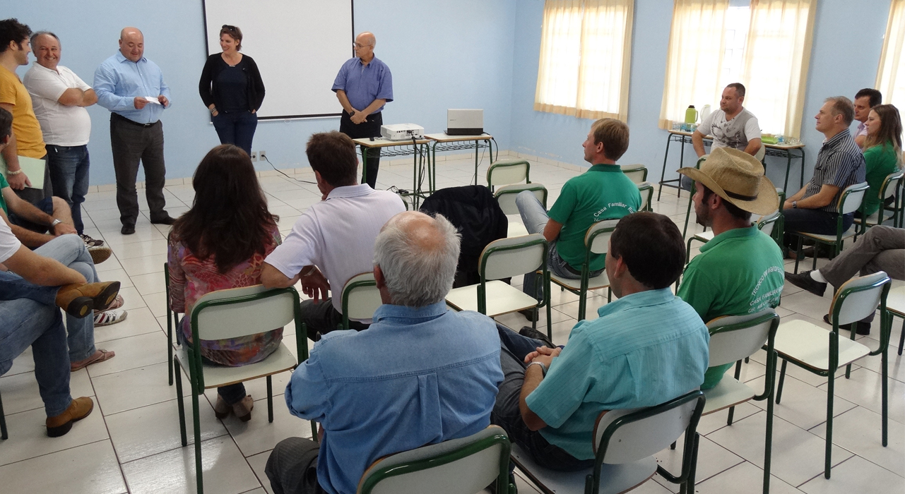 Casa Familiar Rural recebe visita de professores franceses