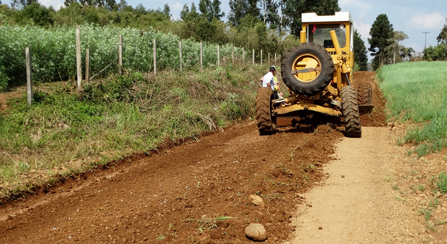 Secretaria de Obras intensifica ações de recuperação de estradas rurais