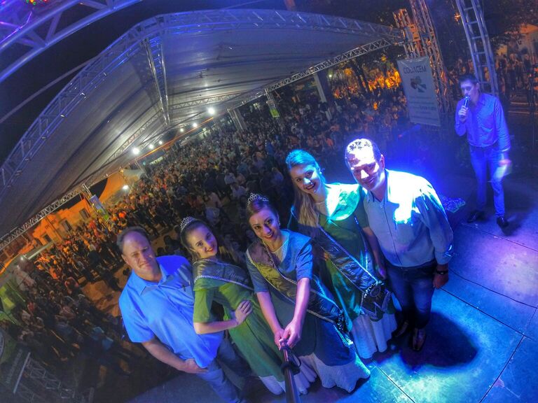População prestigia abertura oficial da 5ª Festa da Erva-Mate