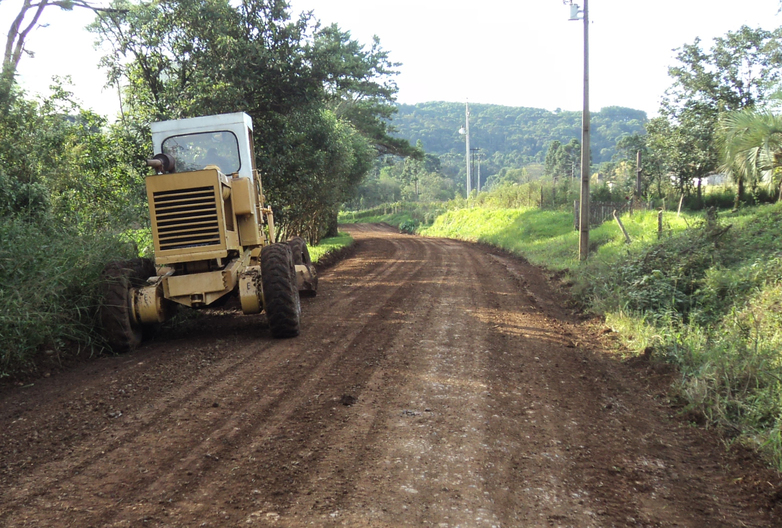 Secretaria de Obras realiza ações de manutenção de estradas rurais