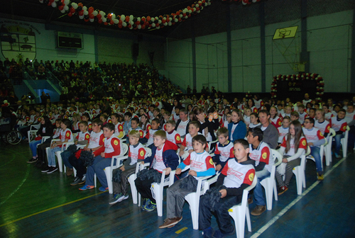 263 alunos municipais concluem o PROERD