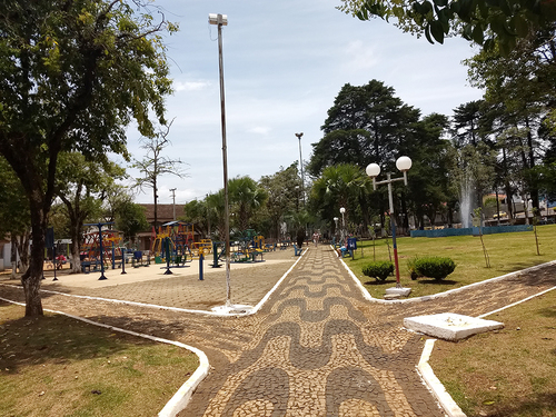 Praça Papa Pio XII receberá pista de caminhada