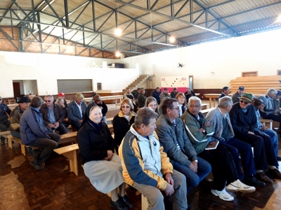 Prefeitura e Sanepar realizam reunião na comunidade Rio das Antas