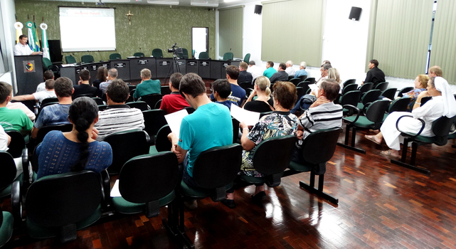 Administração municipal realiza prestação de contas do 3º Quadrimestre de 2014
